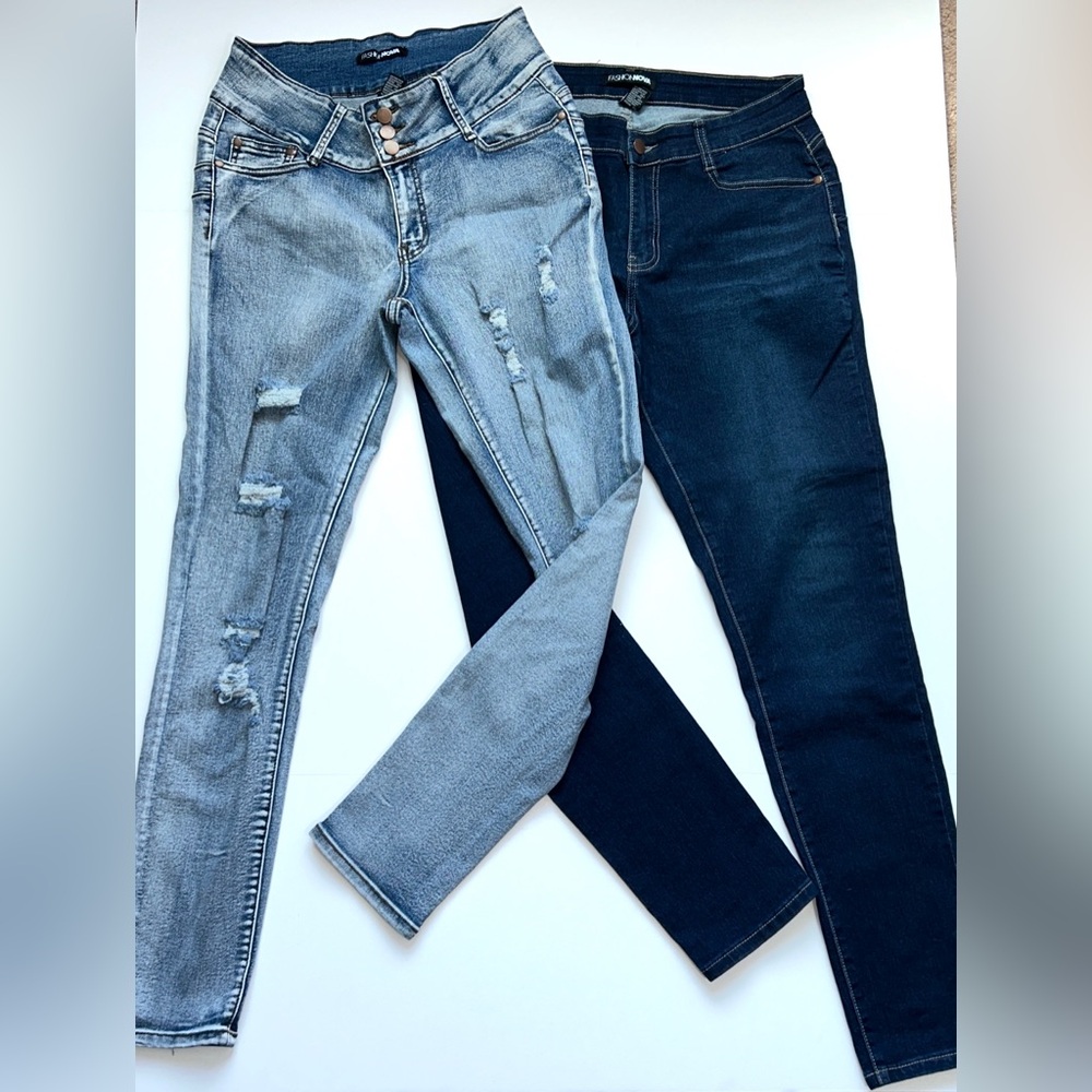 Bundle of 2 Fashinova Jeans Light Wash Dark Wash Distressed‎ Sz 13